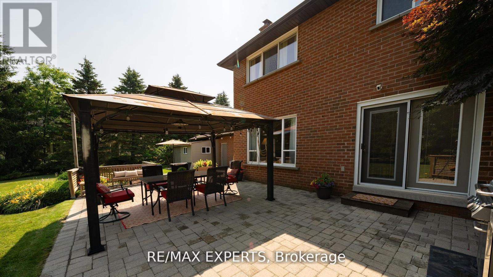 10 Kehoe Court, King (Nobleton), Ontario  L0G 1N0 - Photo 39 - N12765340