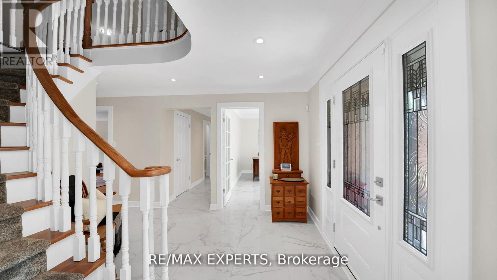 10 Kehoe Court, King (Nobleton), Ontario  L0G 1N0 - Photo 6 - N12765340