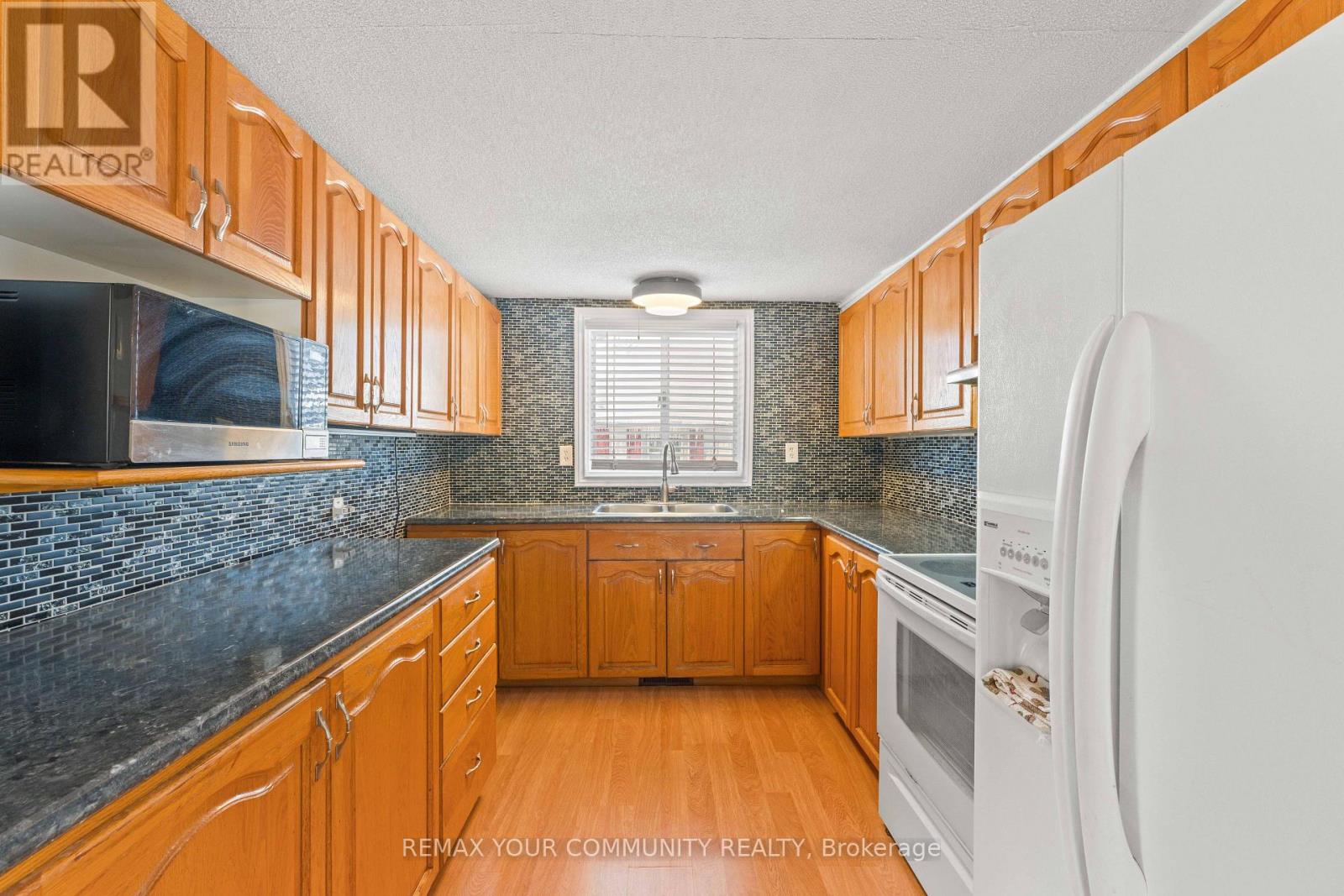 320 Pasadena Drive, Georgina, Ontario  L4P 2E3 - Photo 17 - N12765386