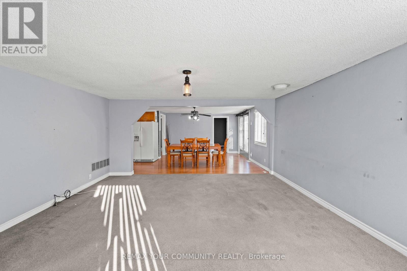 320 Pasadena Drive, Georgina, Ontario  L4P 2E3 - Photo 9 - N12765386