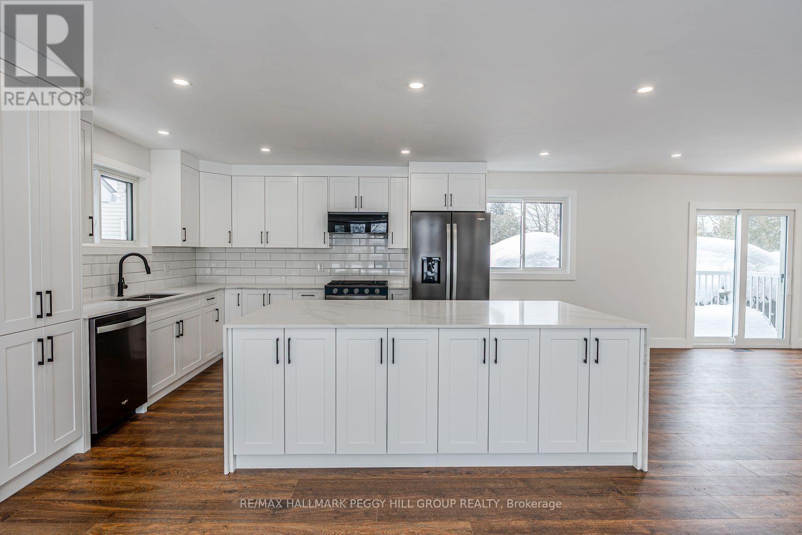 386 Peter Street N, Orillia, Ontario  L3V 5A7 - Photo 4 - S12765308