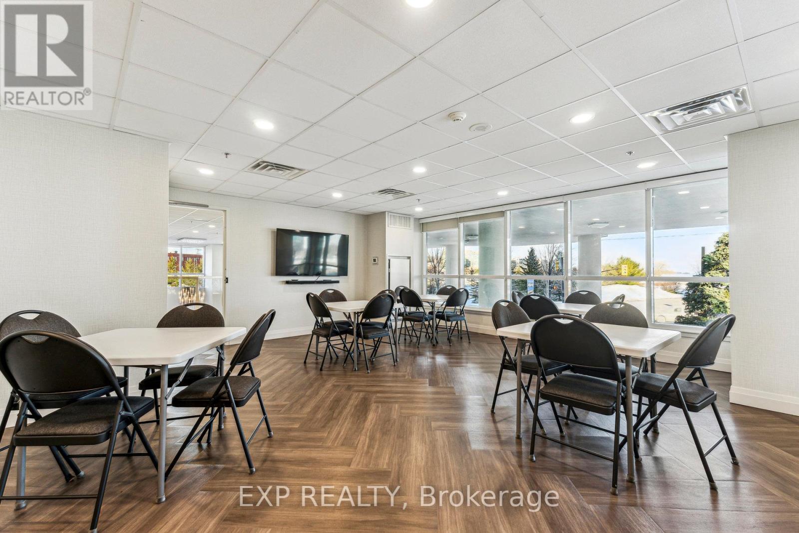 604 - 6 Toronto Street, Barrie (City Centre), Ontario  L4N 9R2 - Photo 25 - S12765346