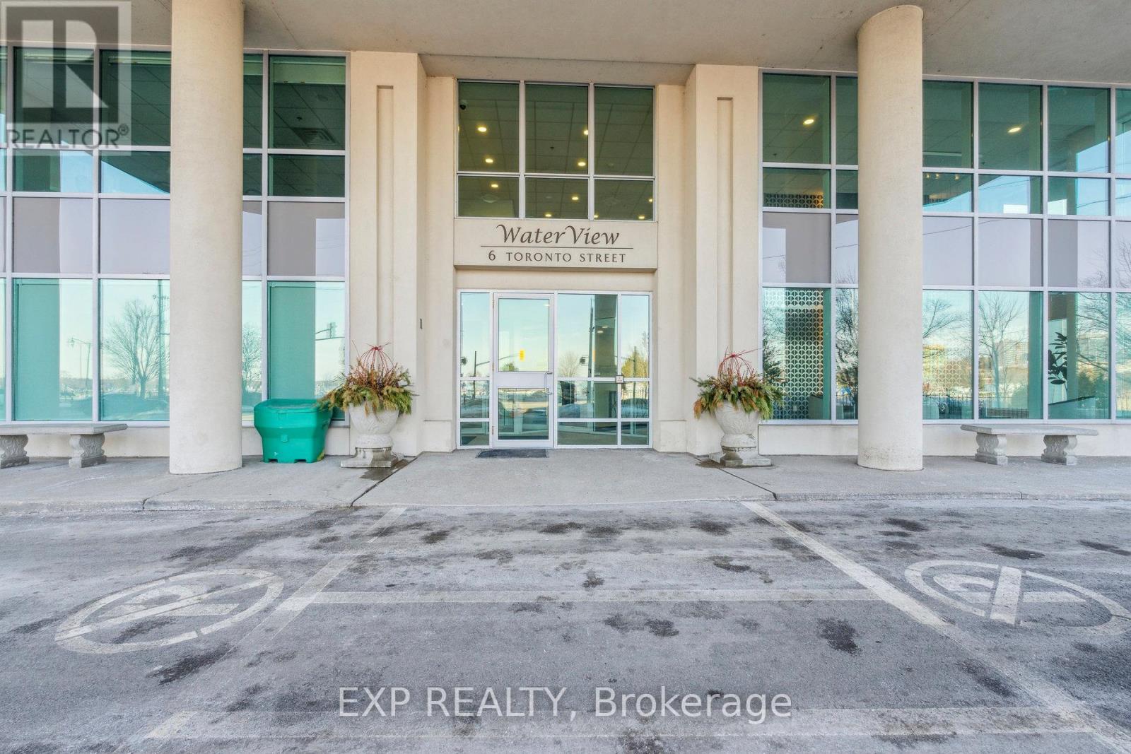 604 - 6 Toronto Street, Barrie (City Centre), Ontario  L4N 9R2 - Photo 3 - S12765346