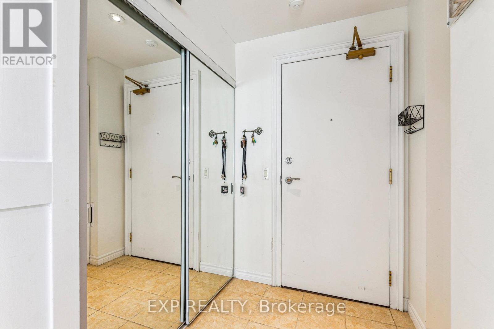 604 - 6 Toronto Street, Barrie (City Centre), Ontario  L4N 9R2 - Photo 7 - S12765346