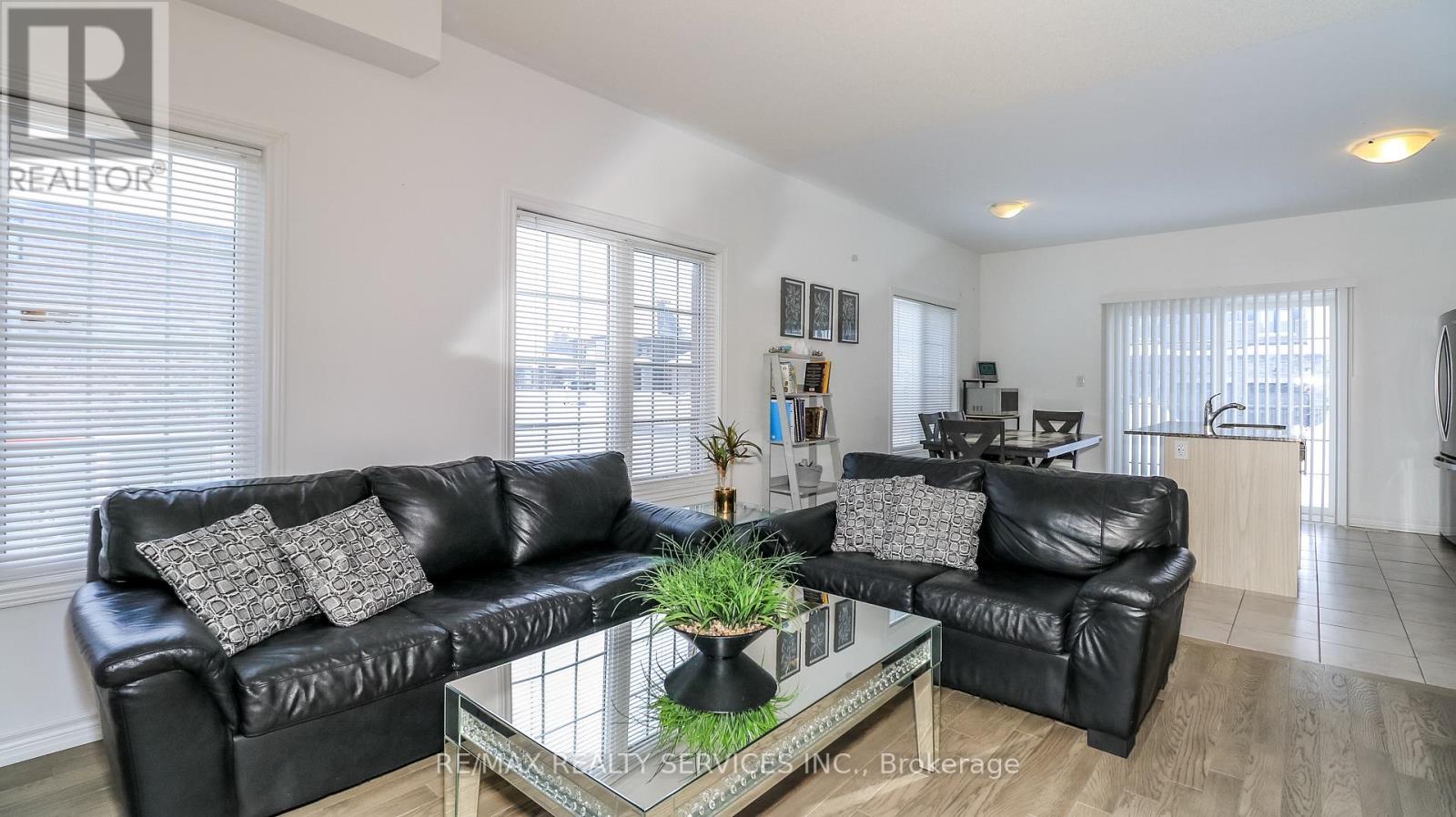 1 Harvest Crescent, Barrie (Innis-Shore), Ontario  L9J 0T3 - Photo 10 - S12765412