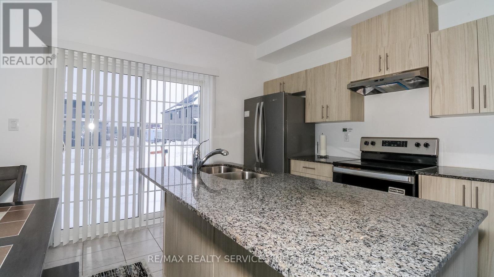 1 Harvest Crescent, Barrie (Innis-Shore), Ontario  L9J 0T3 - Photo 14 - S12765412