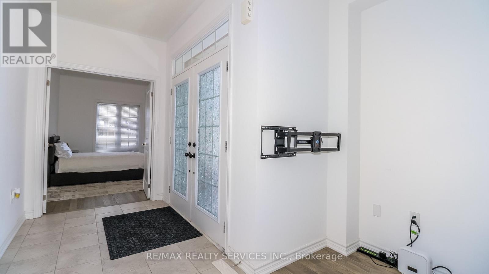 1 Harvest Crescent, Barrie (Innis-Shore), Ontario  L9J 0T3 - Photo 7 - S12765412