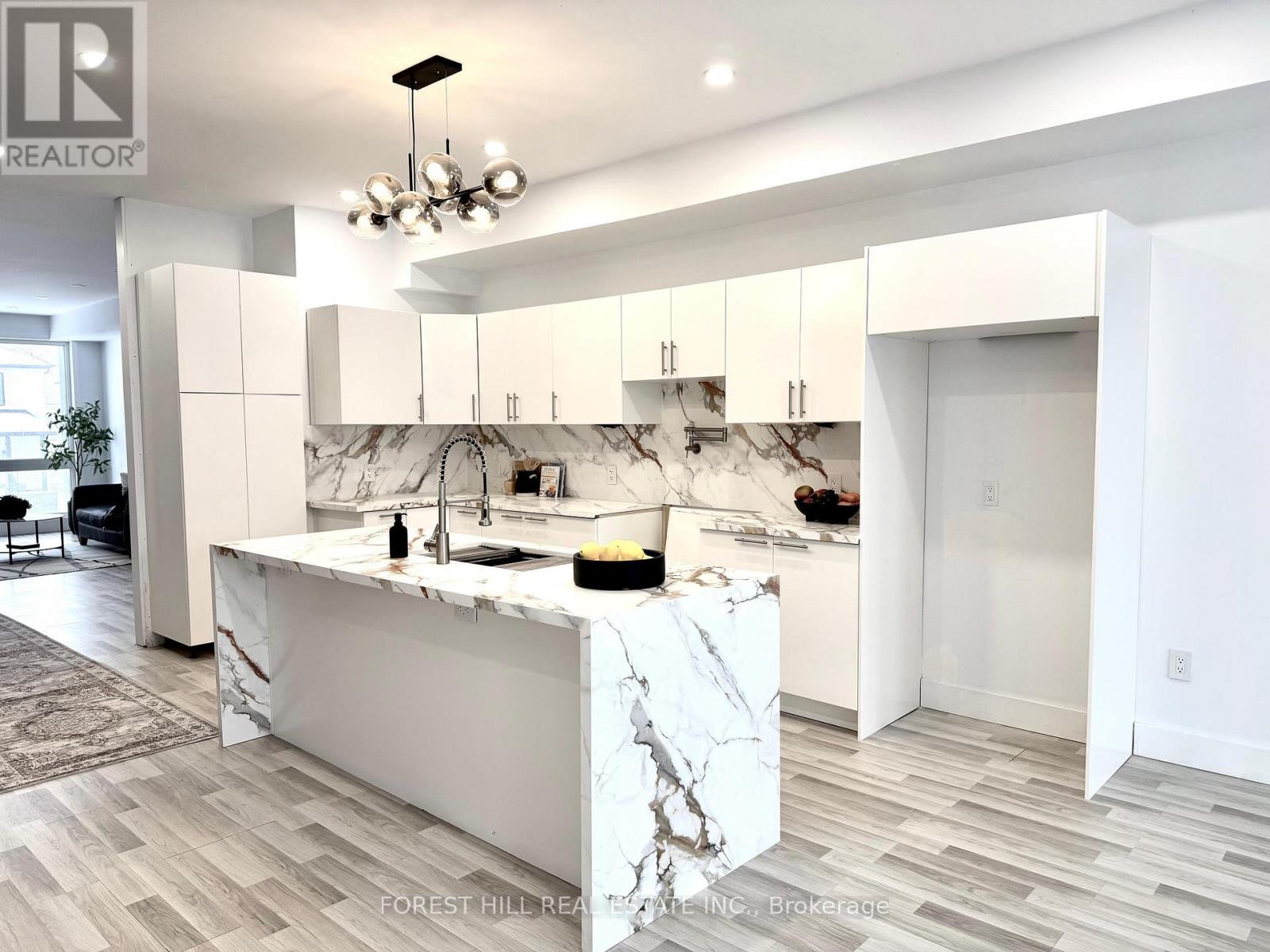 19 Simpson Avenue, Toronto, Ontario  M8Z 1C9 - Photo 6 - W12763602