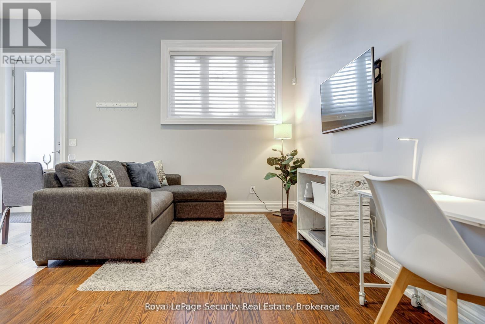B - 184 Bartlett Avenue, Toronto, Ontario  M6H 3G1 - Photo 14 - W12765184