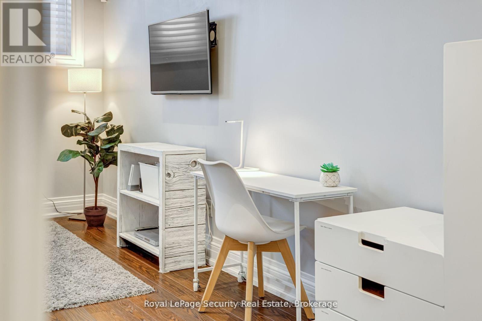 B - 184 Bartlett Avenue, Toronto, Ontario  M6H 3G1 - Photo 18 - W12765184