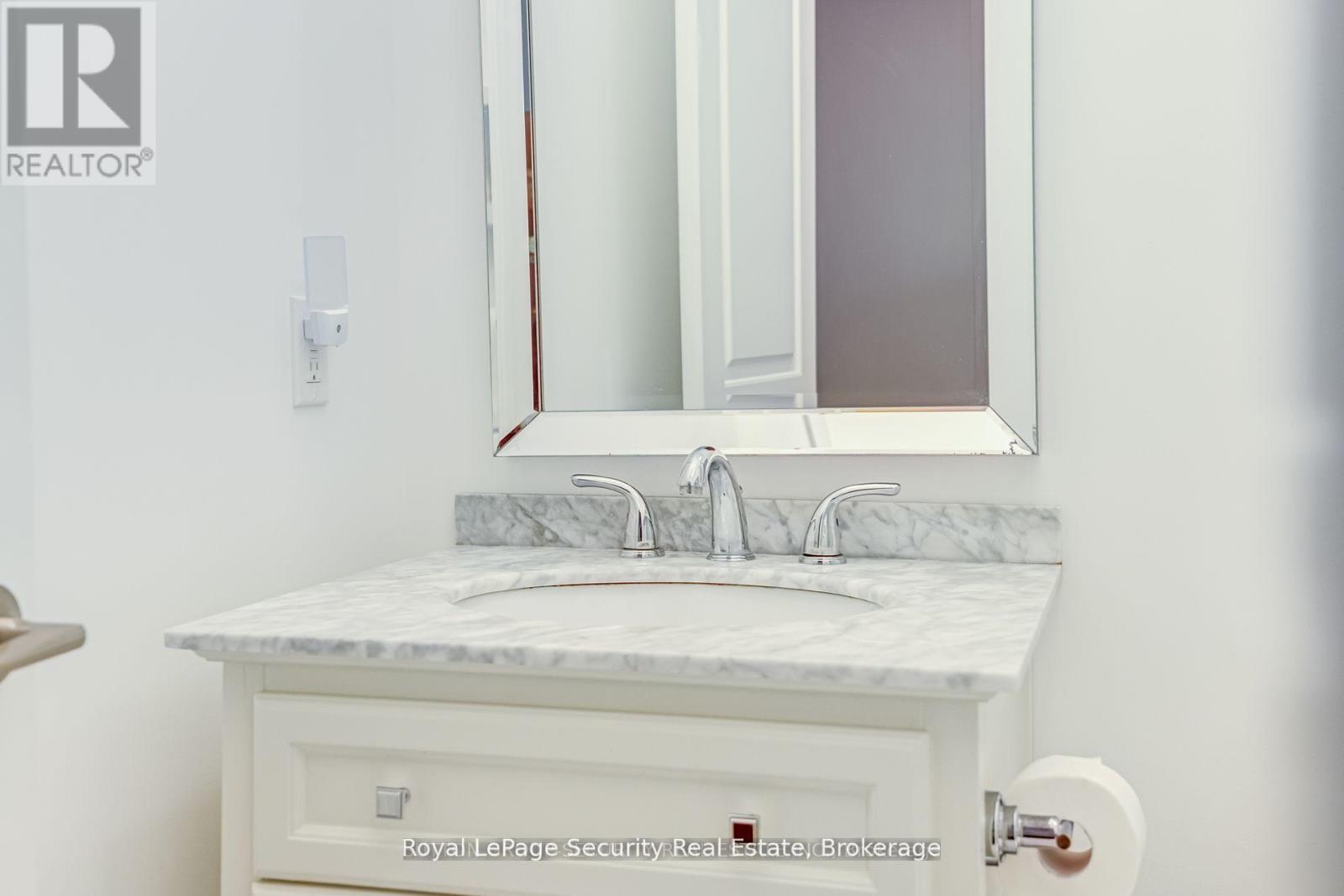 B - 184 Bartlett Avenue, Toronto, Ontario  M6H 3G1 - Photo 25 - W12765184