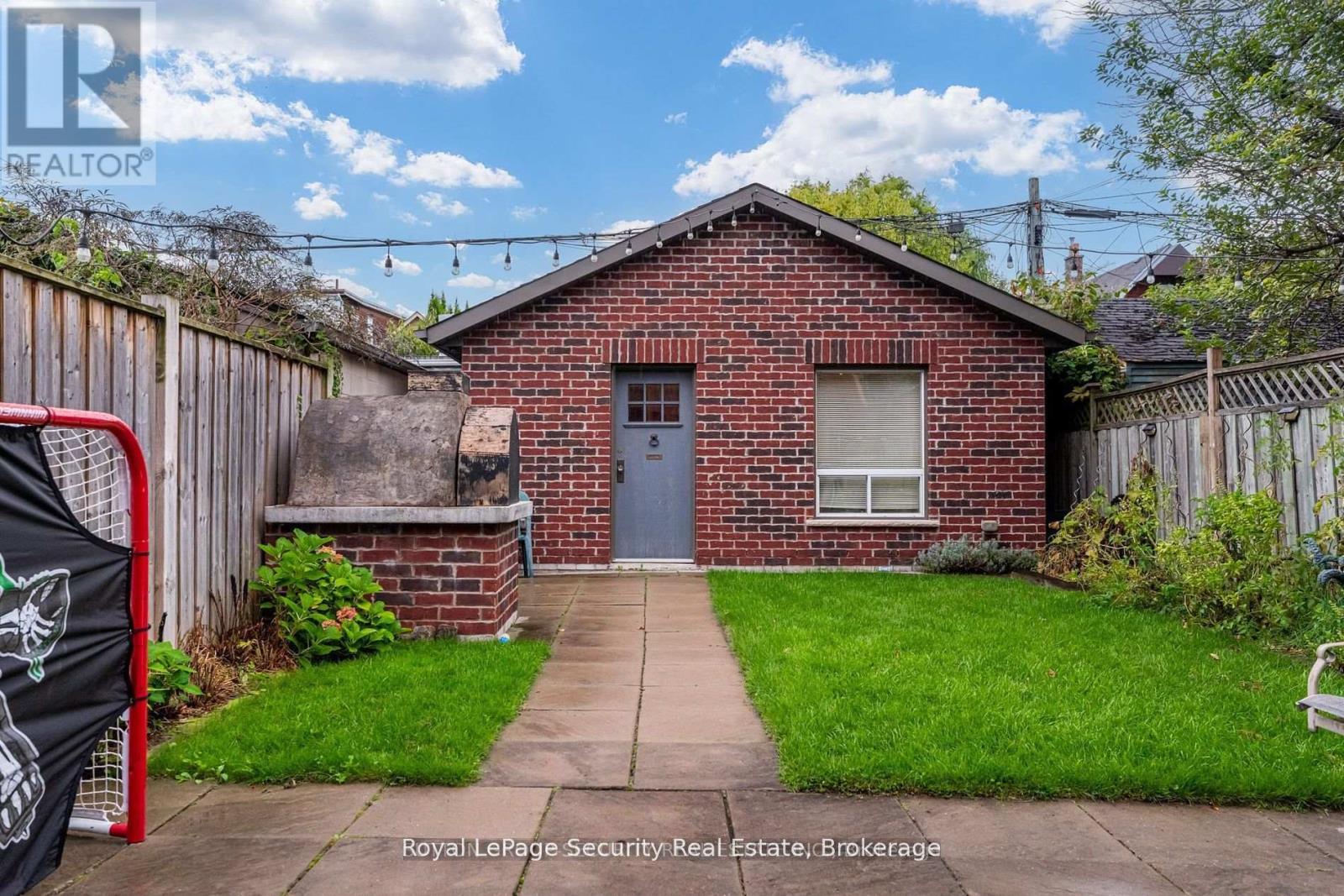 B - 184 Bartlett Avenue, Toronto, Ontario  M6H 3G1 - Photo 36 - W12765184