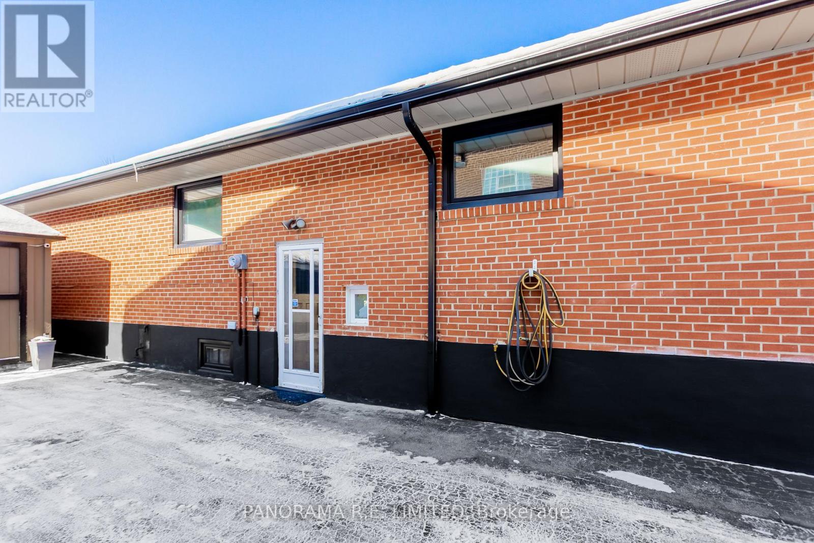 Lower - 66 Vanguard Drive, Toronto, Ontario  M9B 5E6 - Photo 19 - W12765218