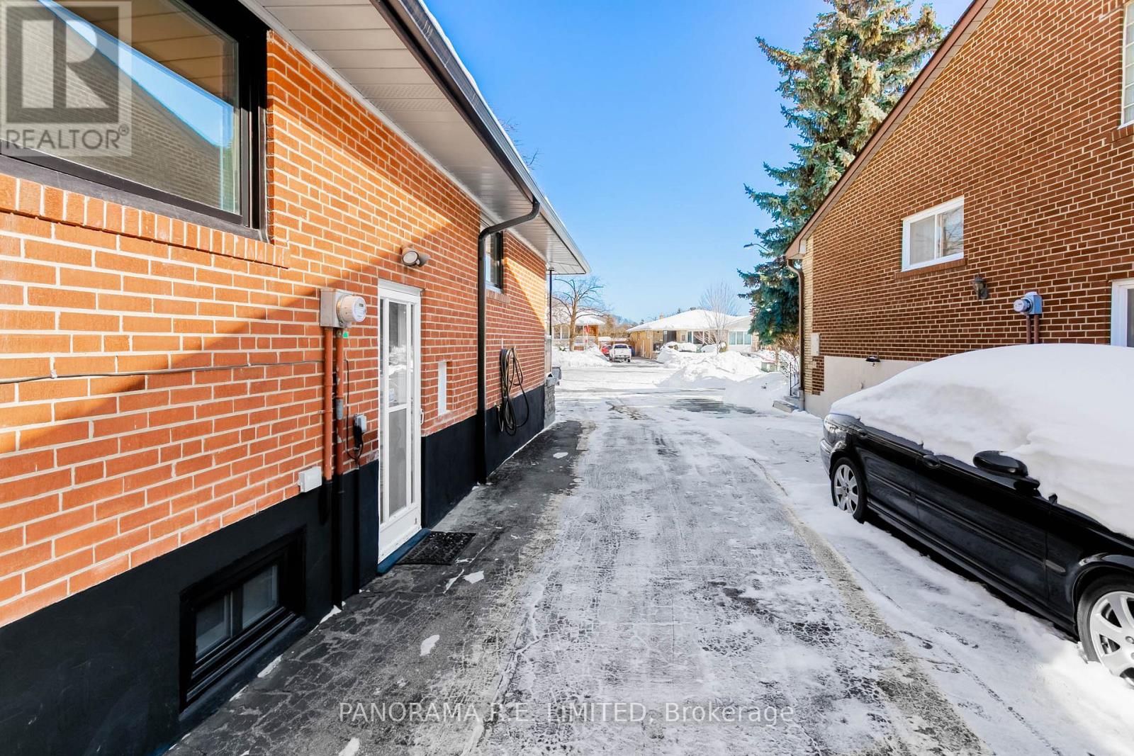Lower - 66 Vanguard Drive, Toronto, Ontario  M9B 5E6 - Photo 21 - W12765218