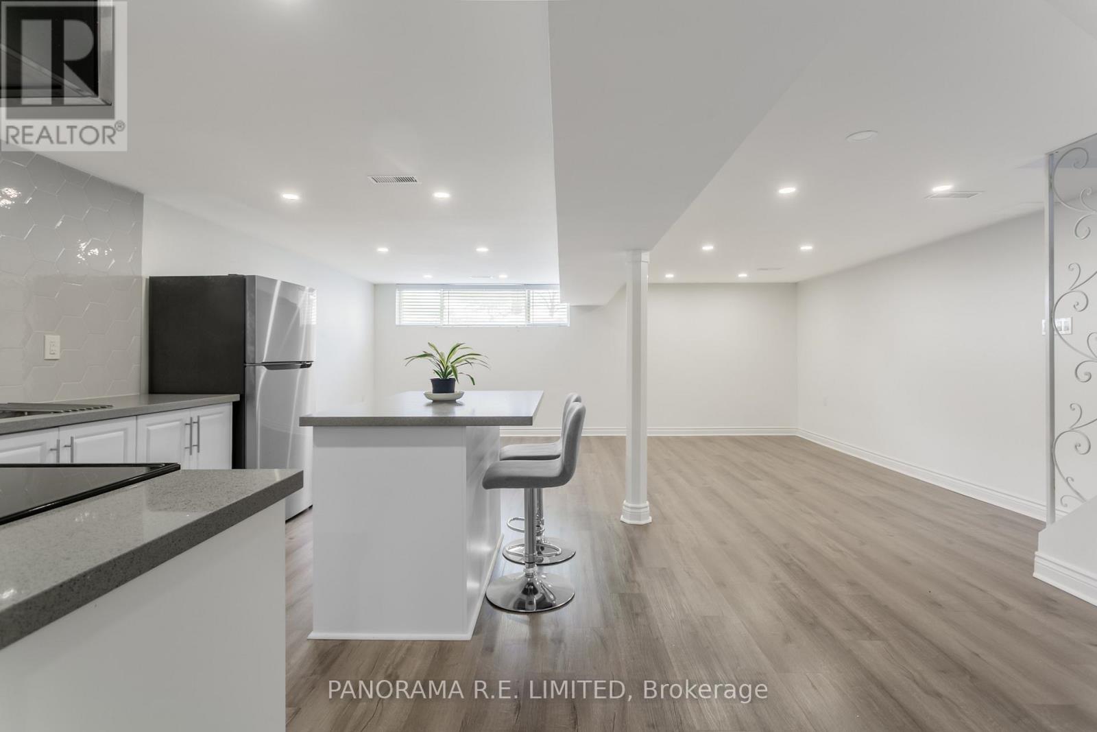 Lower - 66 Vanguard Drive, Toronto, Ontario  M9B 5E6 - Photo 6 - W12765218