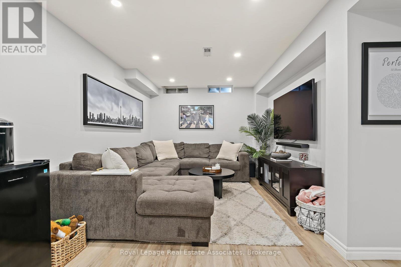 19 Stewart Maclaren Road, Halton Hills, Ontario  L7G 5L8 - Photo 26 - W12765220