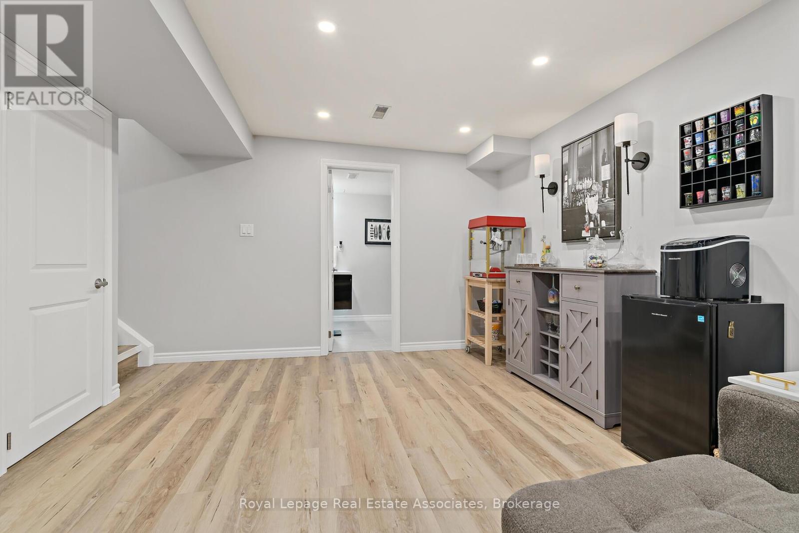 19 Stewart Maclaren Road, Halton Hills, Ontario  L7G 5L8 - Photo 27 - W12765220