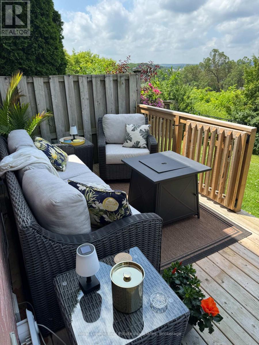 19 Stewart Maclaren Road, Halton Hills, Ontario  L7G 5L8 - Photo 34 - W12765220