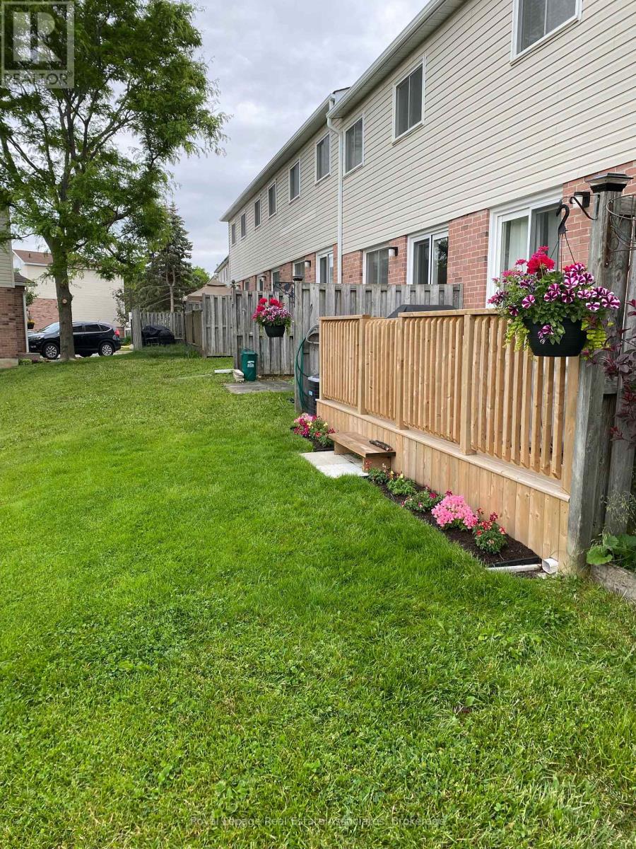 19 Stewart Maclaren Road, Halton Hills, Ontario  L7G 5L8 - Photo 35 - W12765220