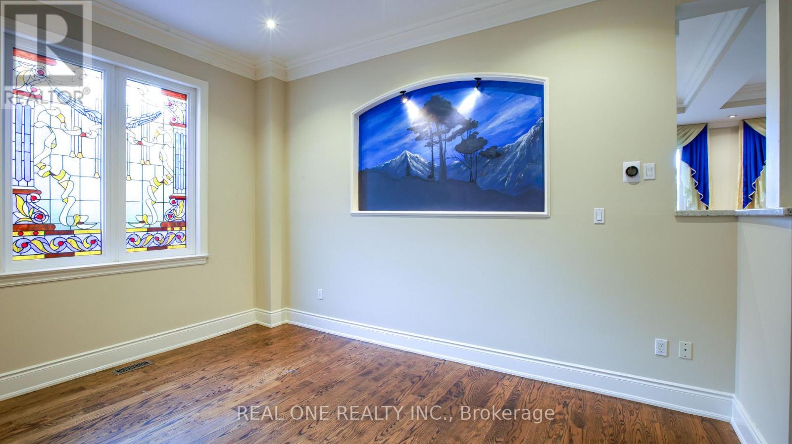 38 Stonegate Road, Toronto, Ontario  M8Y 1V5 - Photo 11 - W12765224