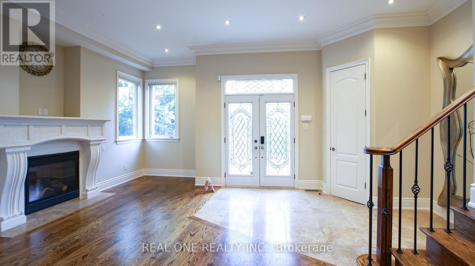 38 Stonegate Road, Toronto, Ontario  M8Y 1V5 - Photo 12 - W12765224