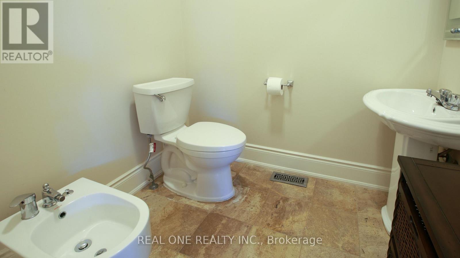 38 Stonegate Road, Toronto, Ontario  M8Y 1V5 - Photo 17 - W12765224