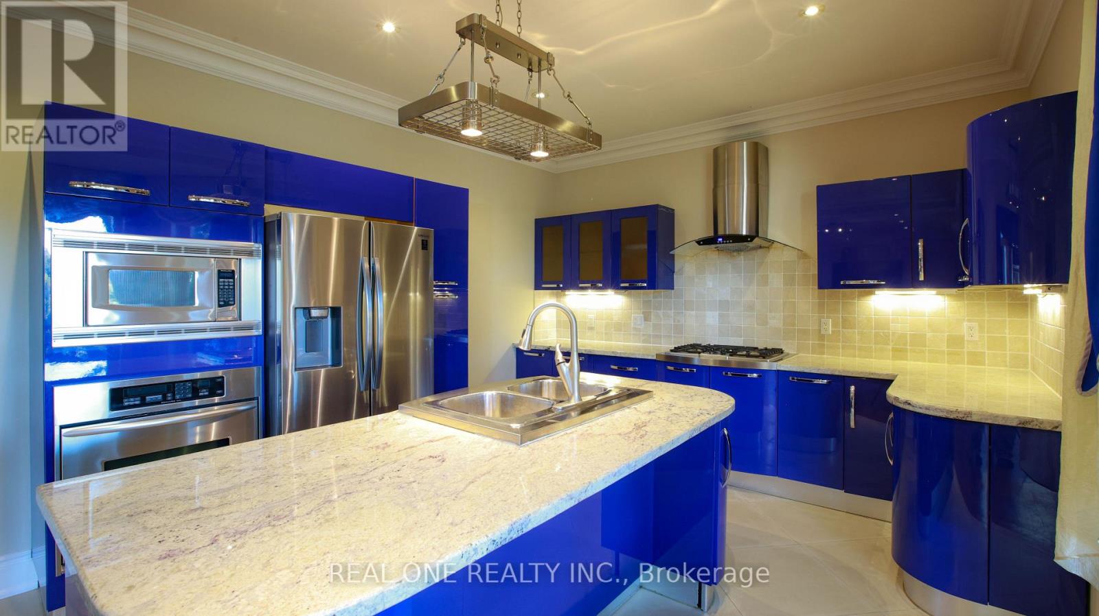 38 Stonegate Road, Toronto, Ontario  M8Y 1V5 - Photo 6 - W12765224