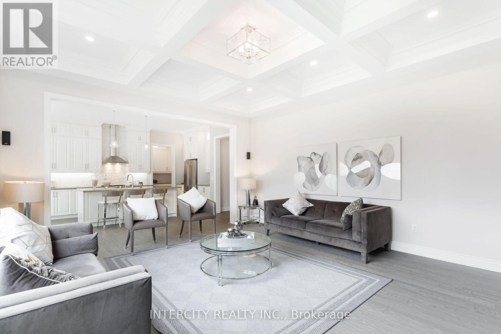 61 Degrey Drive, Brampton, Ontario  L6P 4L7 - Photo 11 - W12765248