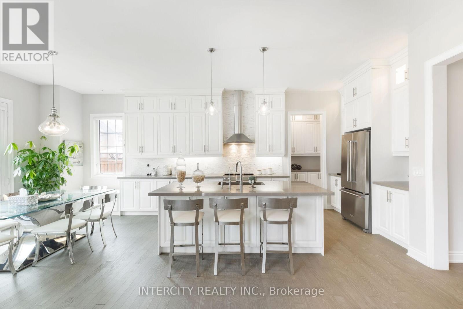 61 Degrey Drive, Brampton, Ontario  L6P 4L7 - Photo 13 - W12765248