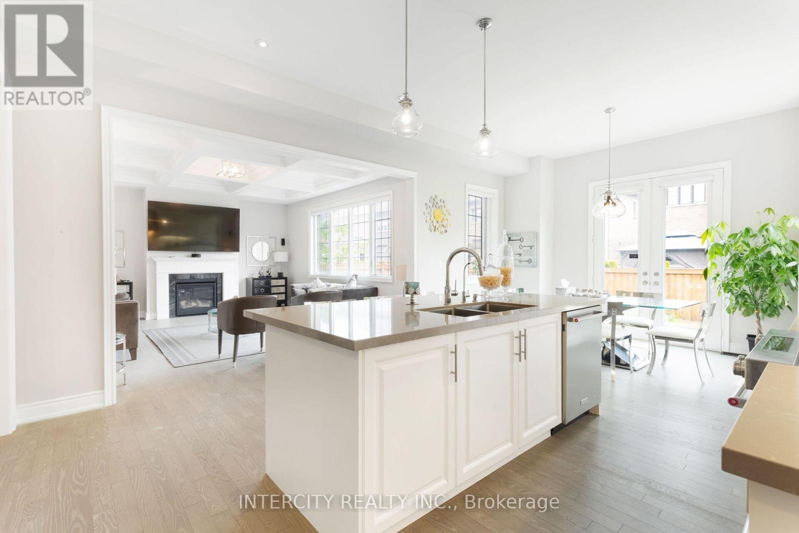 61 Degrey Drive, Brampton, Ontario  L6P 4L7 - Photo 16 - W12765248