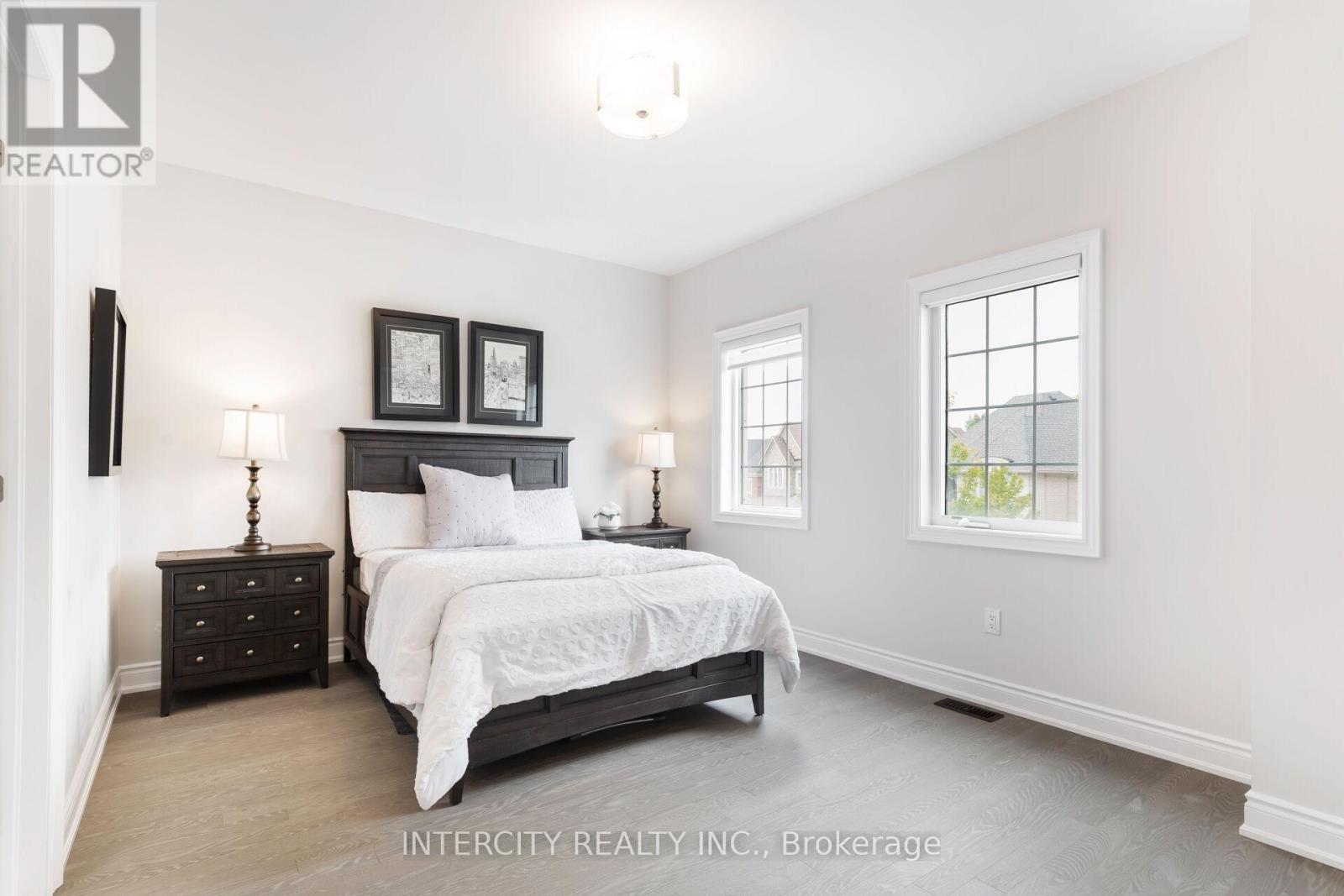 61 Degrey Drive, Brampton, Ontario  L6P 4L7 - Photo 28 - W12765248