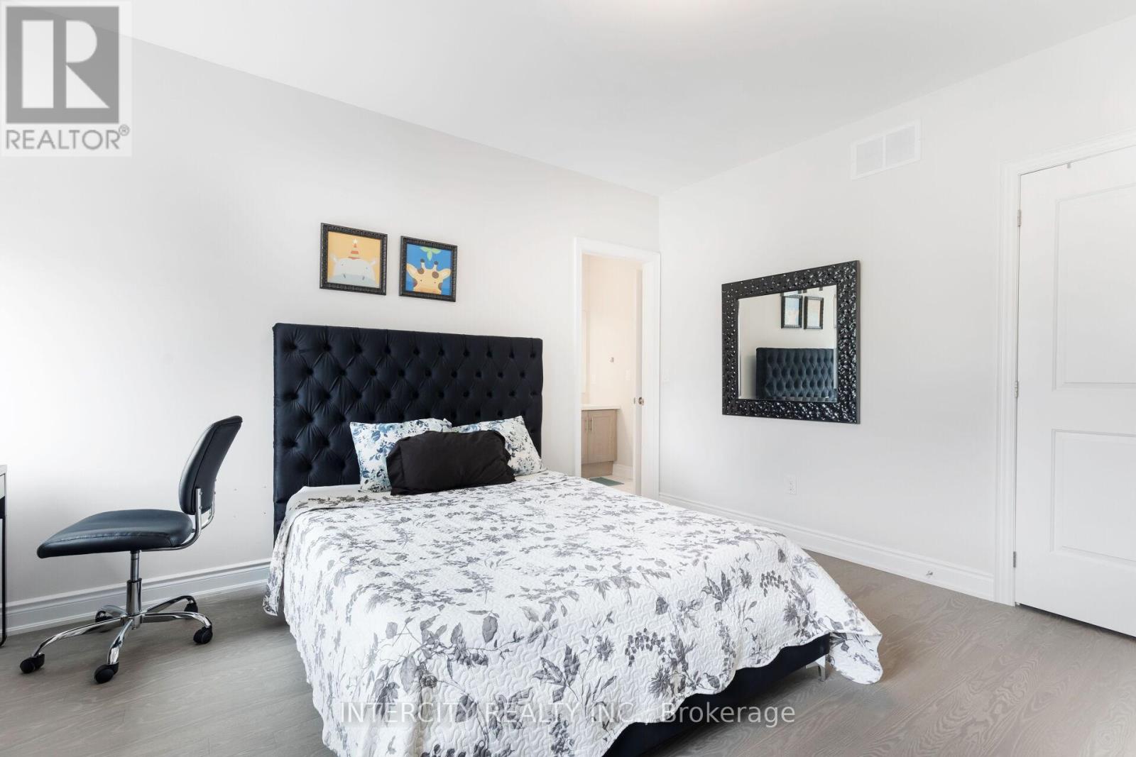 61 Degrey Drive, Brampton, Ontario  L6P 4L7 - Photo 36 - W12765248