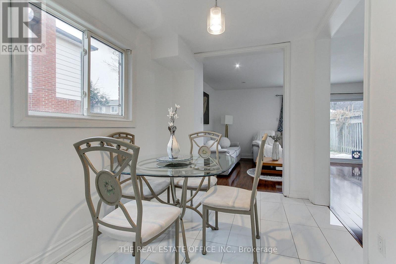 62 Radford Drive, Brampton, Ontario  L6V 2Y9 - Photo 10 - W12765262