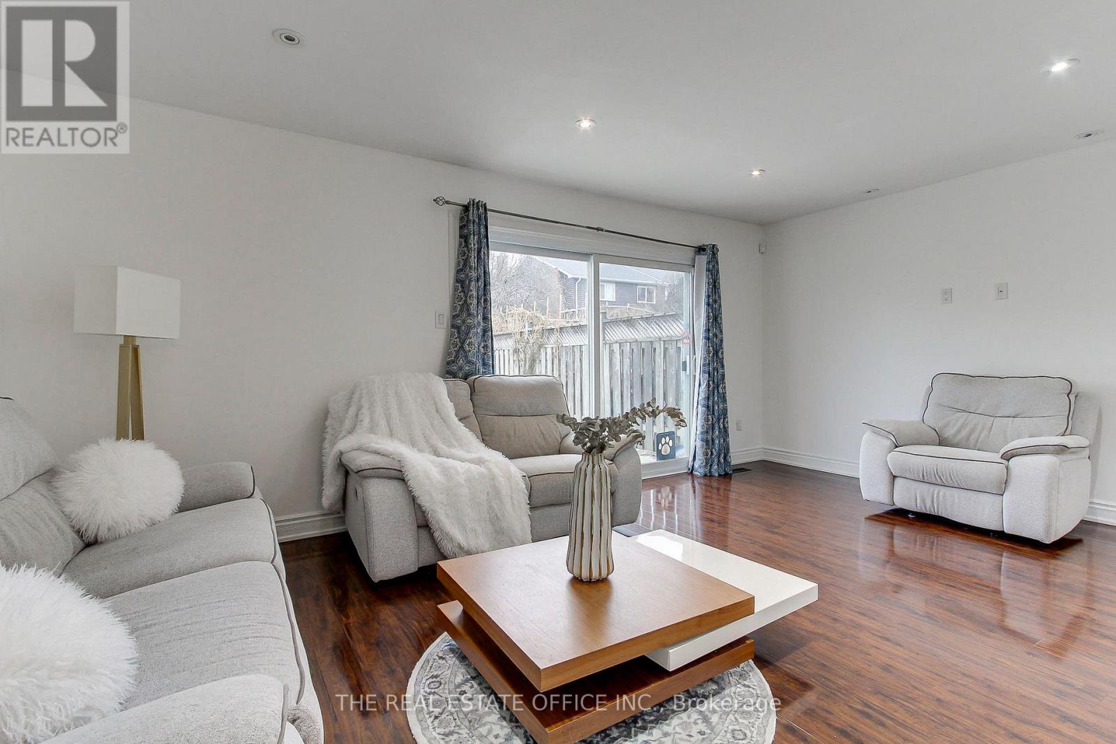 62 Radford Drive, Brampton, Ontario  L6V 2Y9 - Photo 11 - W12765262