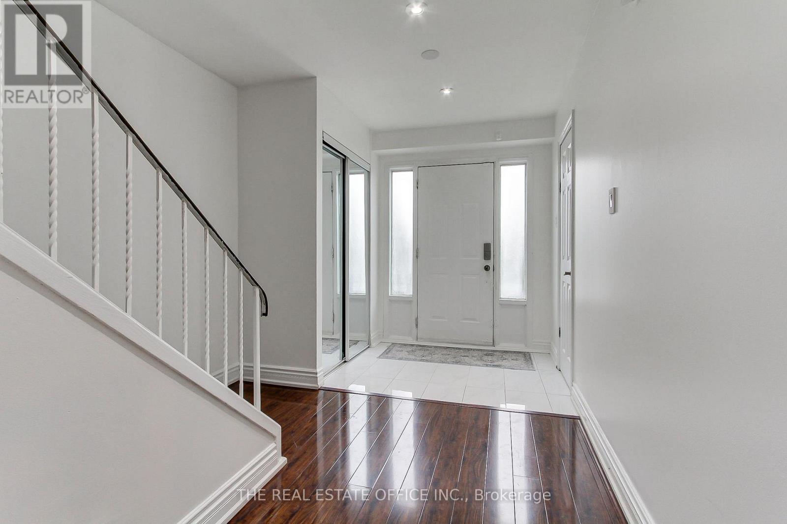 62 Radford Drive, Brampton, Ontario  L6V 2Y9 - Photo 3 - W12765262