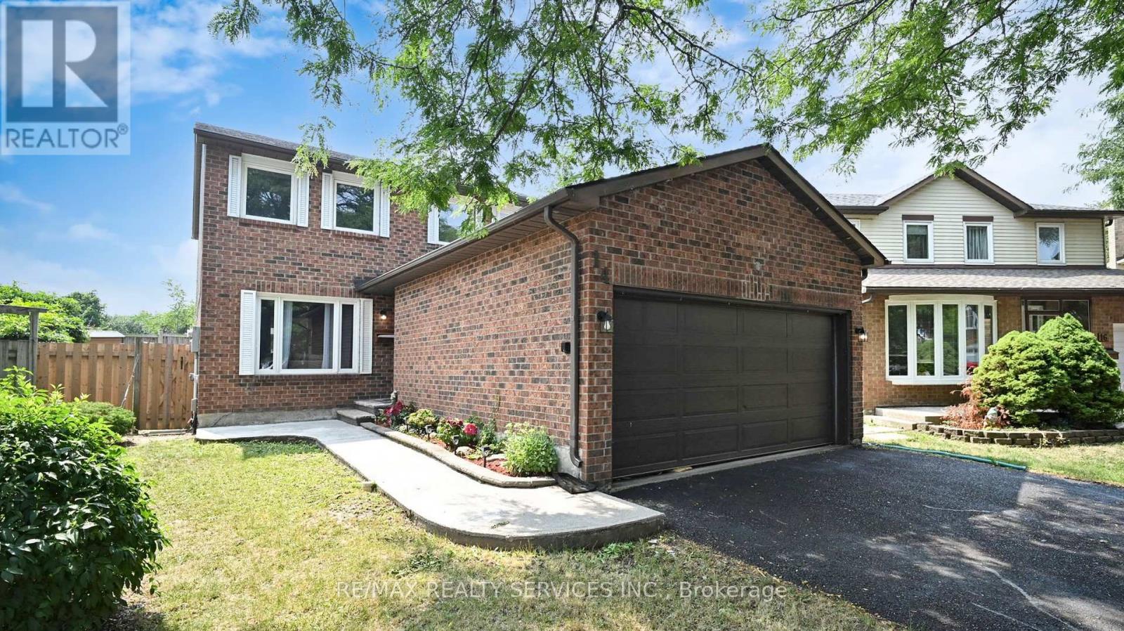 14 MYNA COURT, Brampton, Ontario