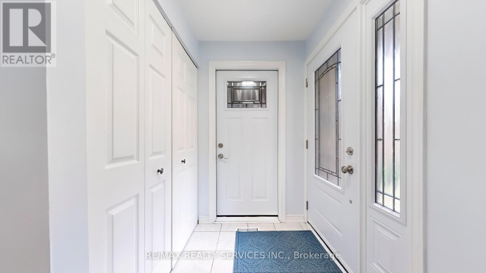 14 Myna Court, Brampton, Ontario  L6S 4H8 - Photo 6 - W12765268