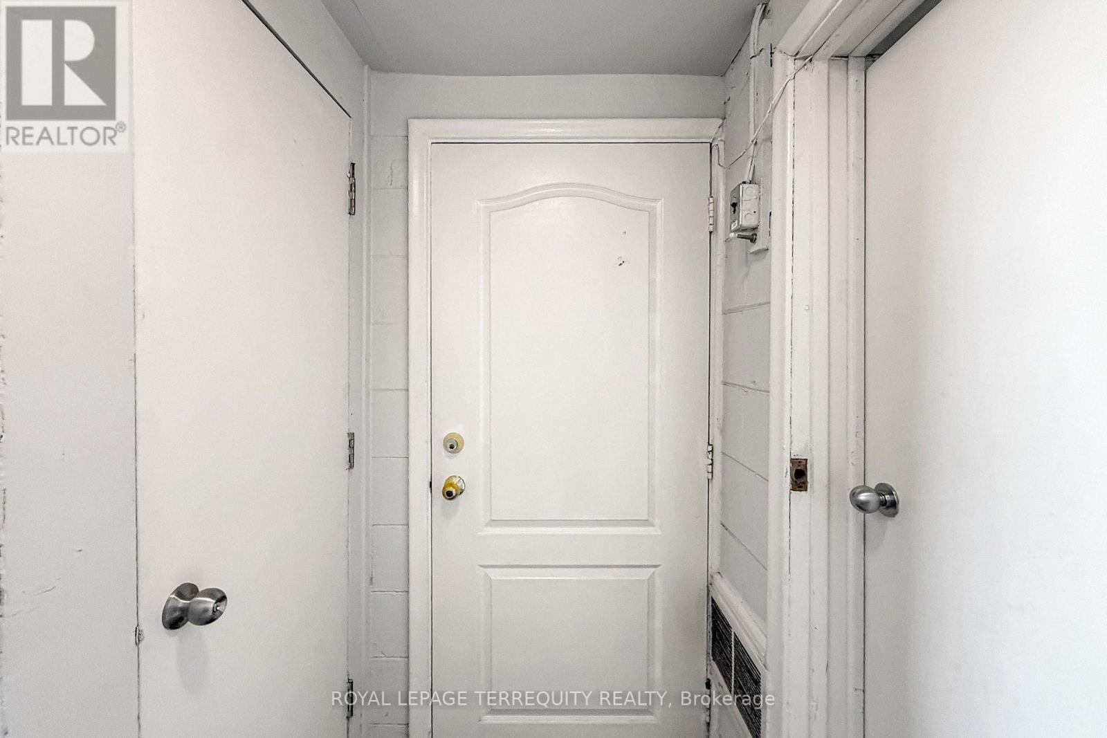1 - 361 Dalesford Road, Toronto, Ontario  M8Y 1H1 - Photo 4 - W12765276
