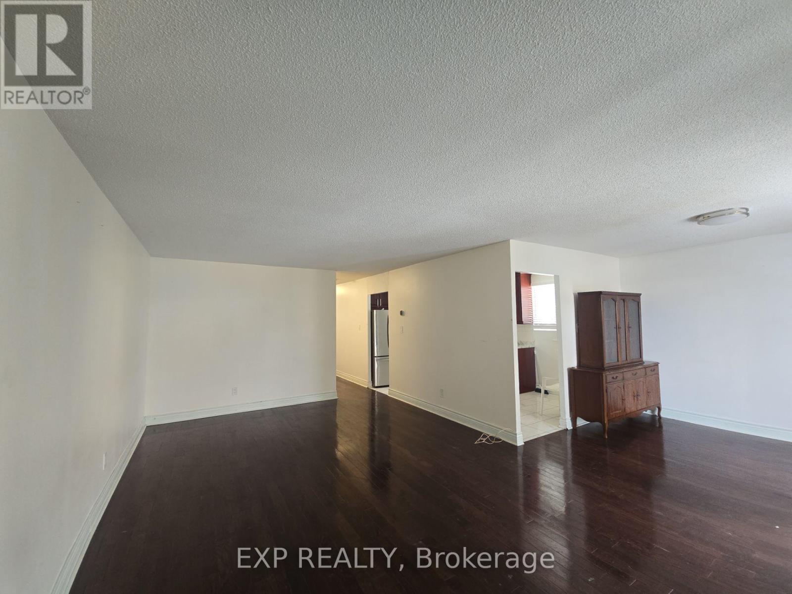 Upper - 20 Gladeside Place, Brampton, Ontario  L6S 1X3 - Photo 3 - W12765356