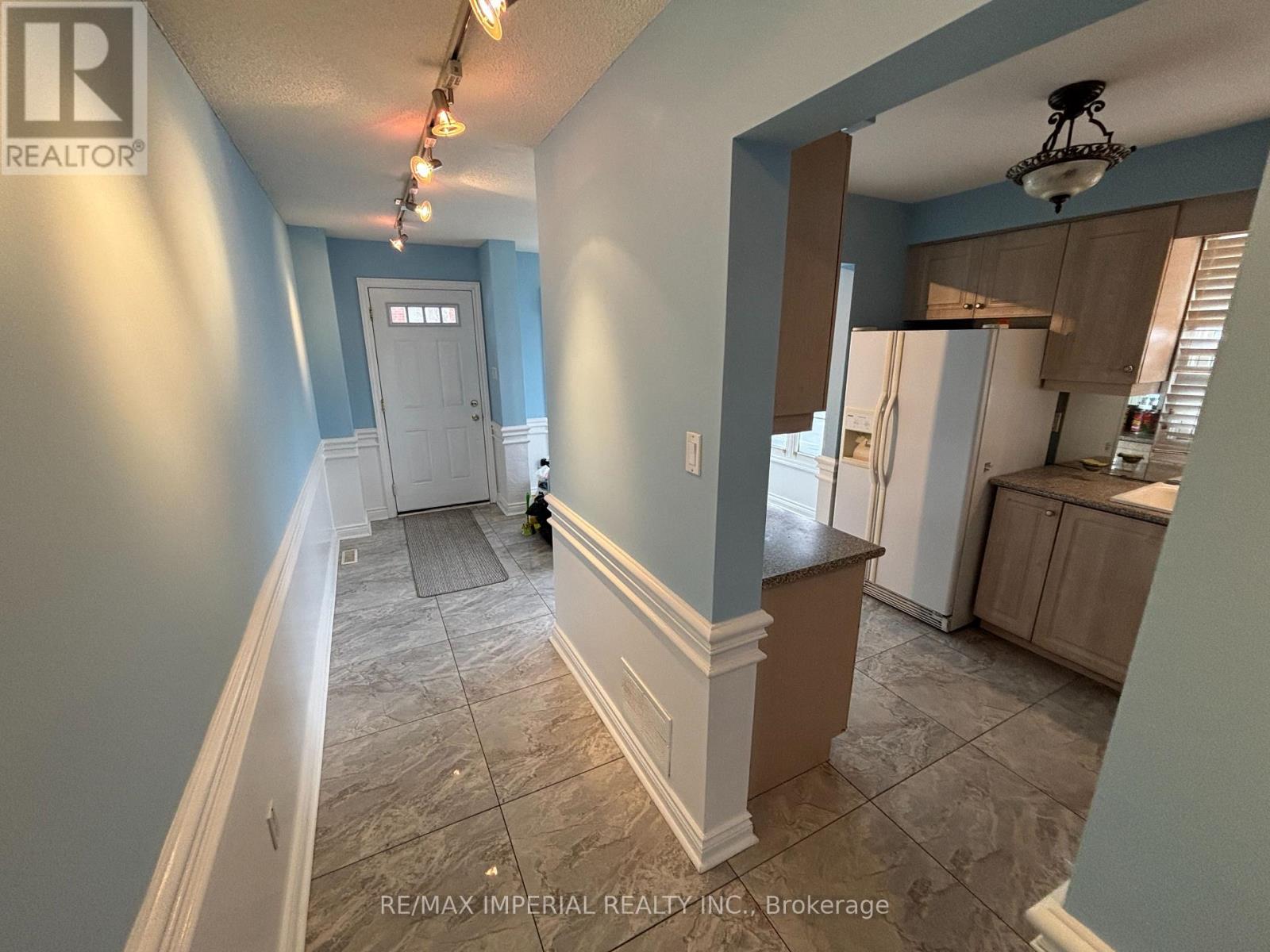 90 - 90 Stornwood Court, Brampton, Ontario  L6W 4J2 - Photo 6 - W12765372