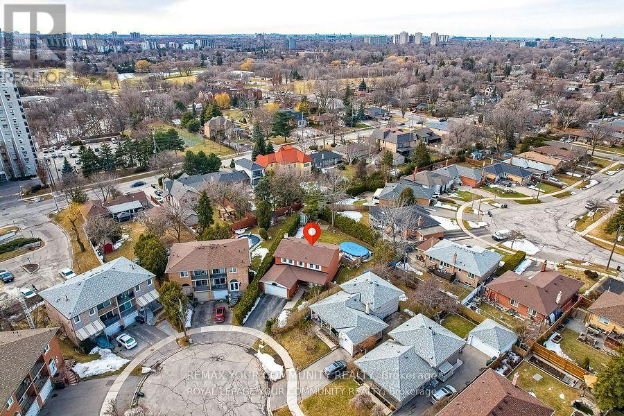 18 TERRYELLEN CRESCENT, Toronto, Ontario