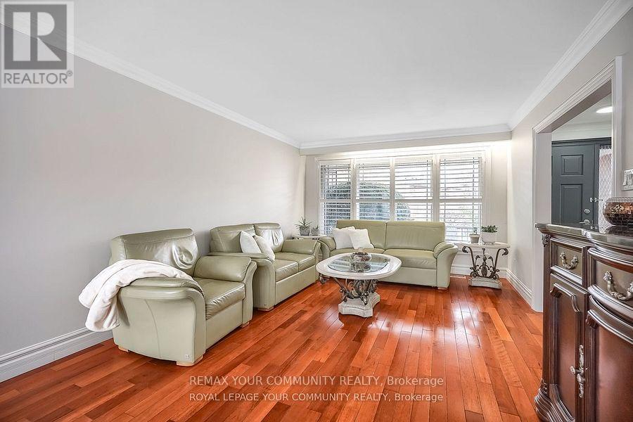 18 Terryellen Crescent, Toronto, Ontario  M9C 1H7 - Photo 12 - W12765380