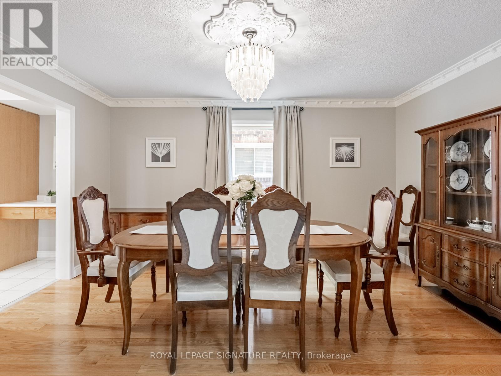 5245 Champlain Trail, Mississauga, Ontario  L5R 2Z2 - Photo 8 - W12765392