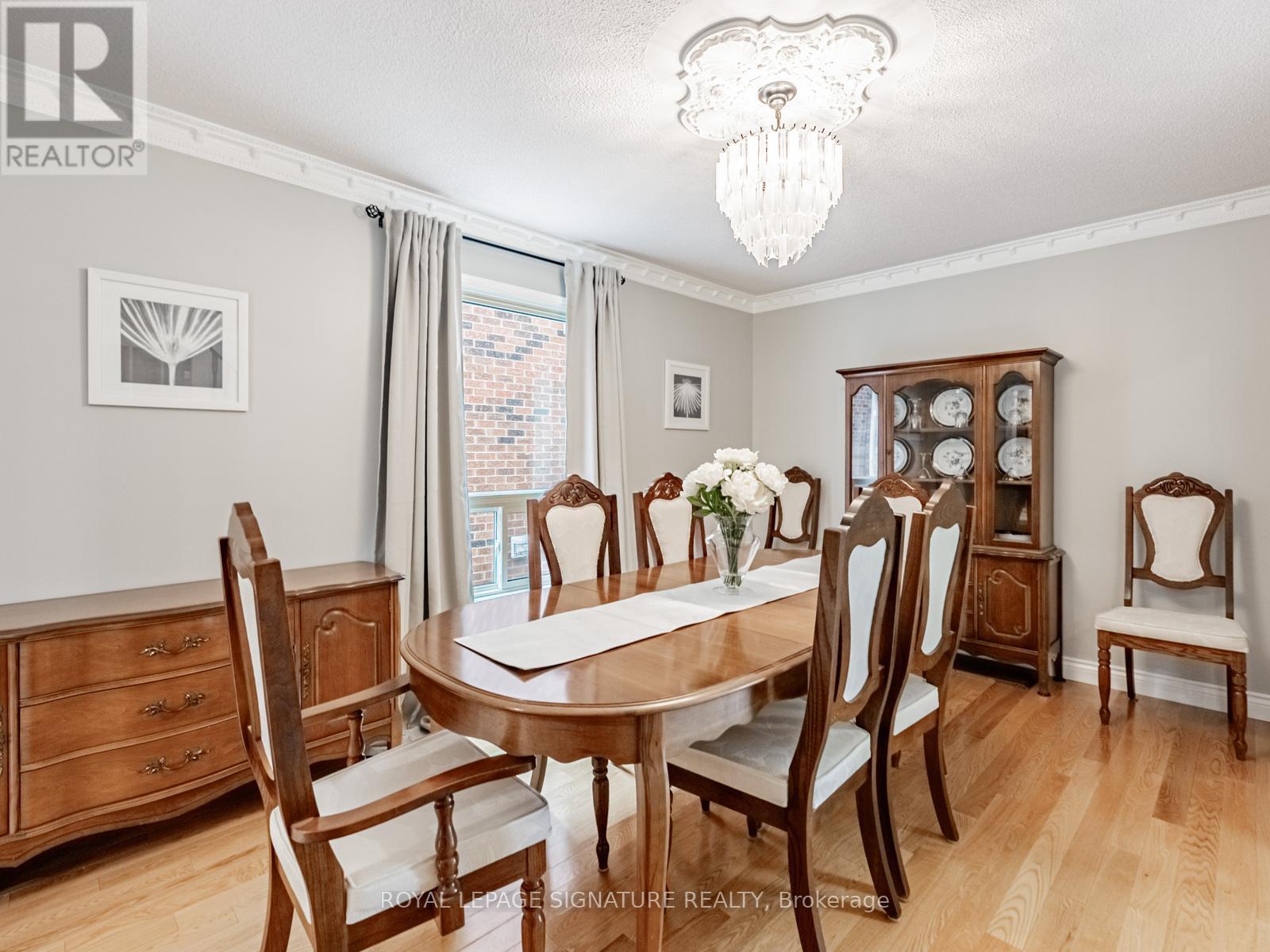 5245 Champlain Trail, Mississauga, Ontario  L5R 2Z2 - Photo 9 - W12765392