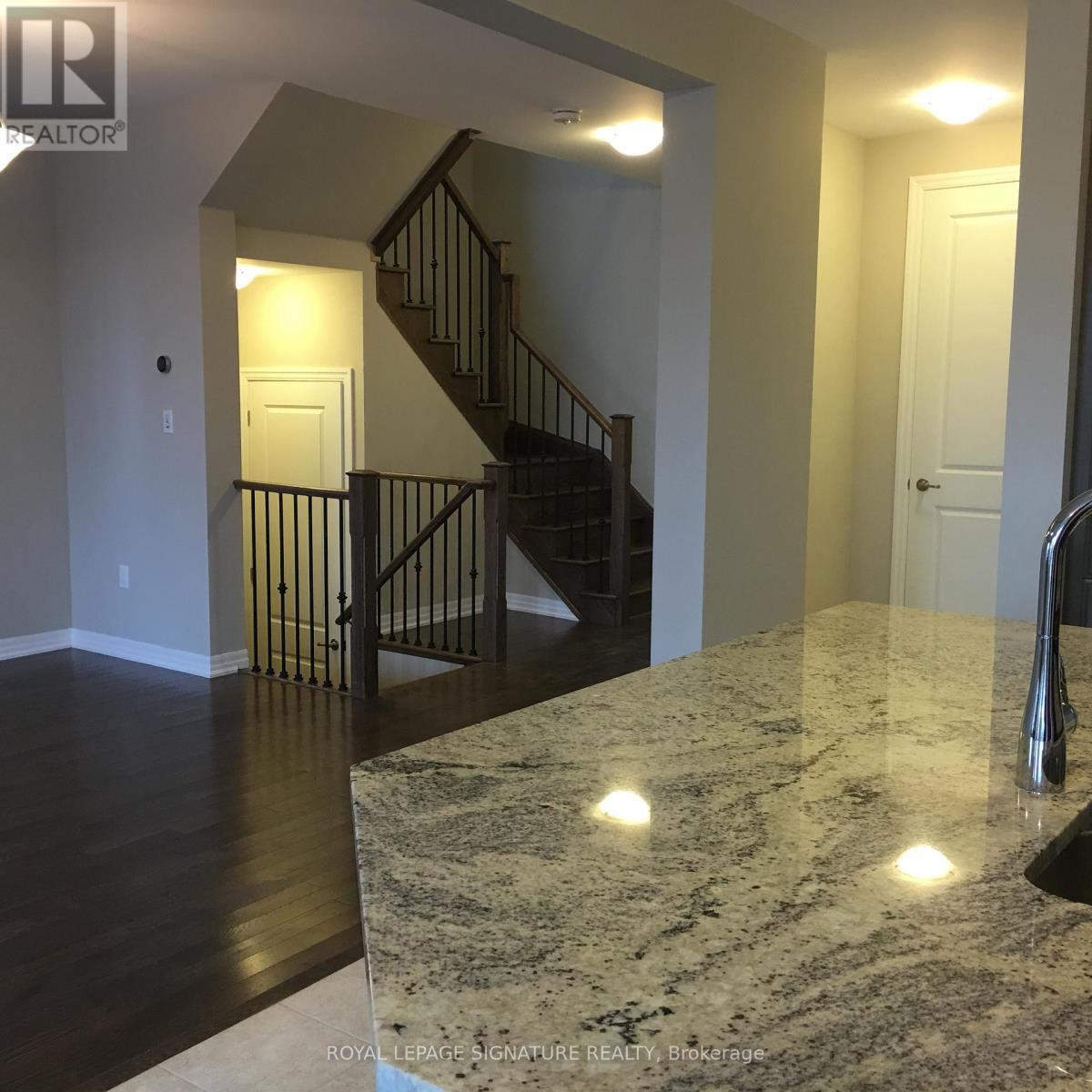 165 Wheat Boom Drive S, Oakville, Ontario  L6H 0M8 - Photo 7 - W12765402