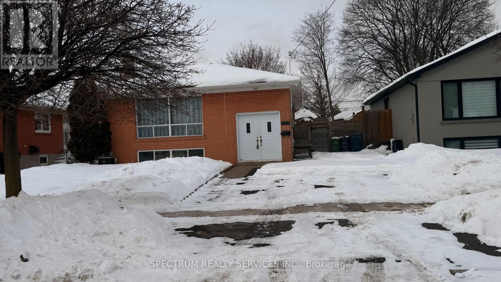 213 THISTLE DOWN BOULEVARD, Toronto, Ontario