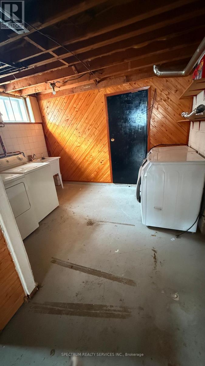 213 Thistle Down Boulevard, Toronto, Ontario  M9V 1K4 - Photo 15 - W12765414