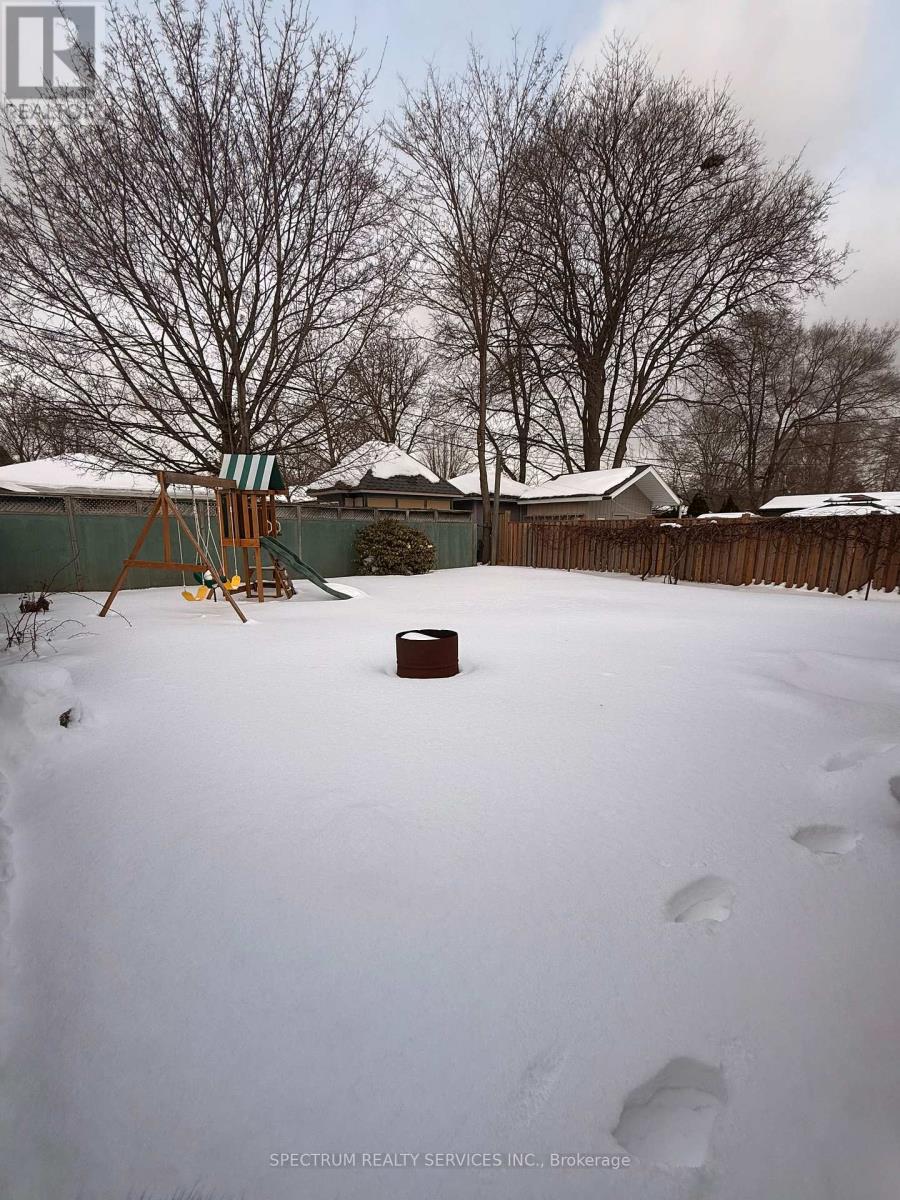 213 Thistle Down Boulevard, Toronto, Ontario  M9V 1K4 - Photo 16 - W12765414