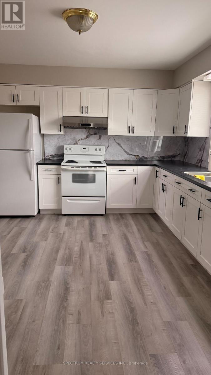 213 Thistle Down Boulevard, Toronto, Ontario  M9V 1K4 - Photo 4 - W12765414