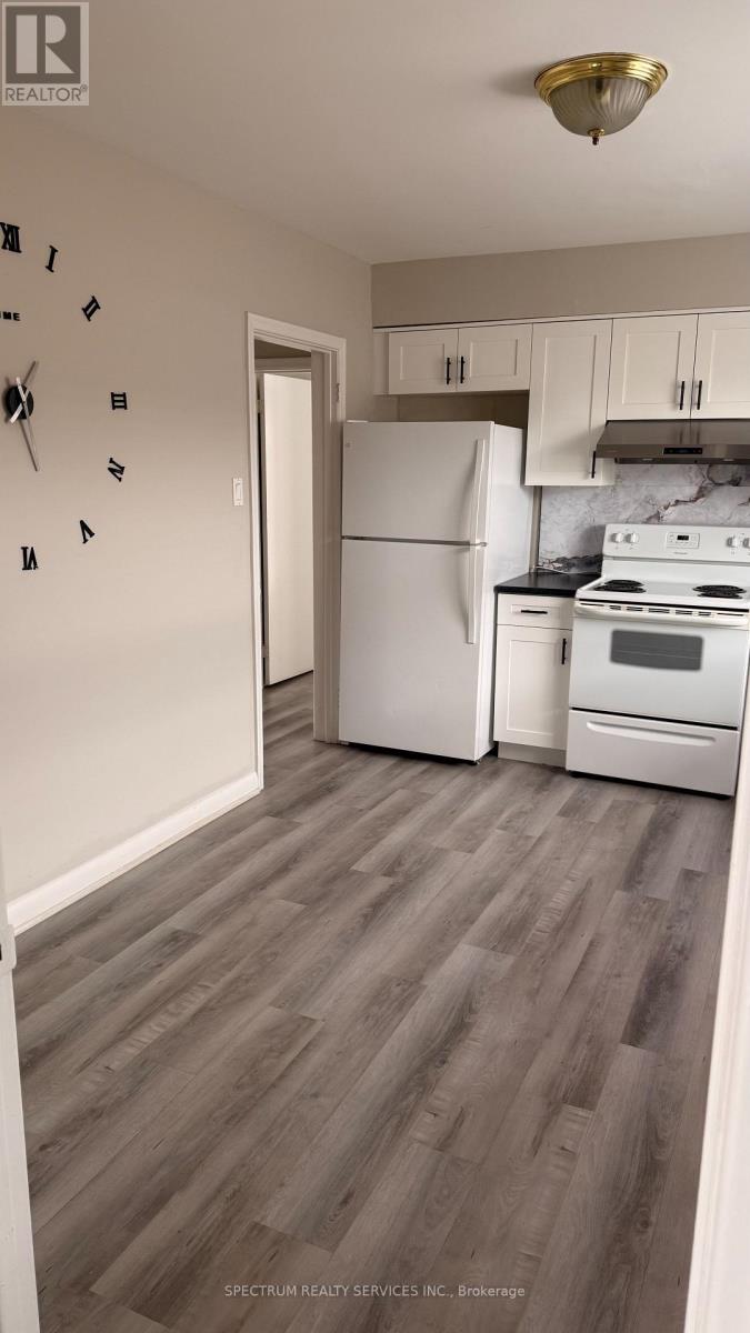 213 Thistle Down Boulevard, Toronto, Ontario  M9V 1K4 - Photo 6 - W12765414